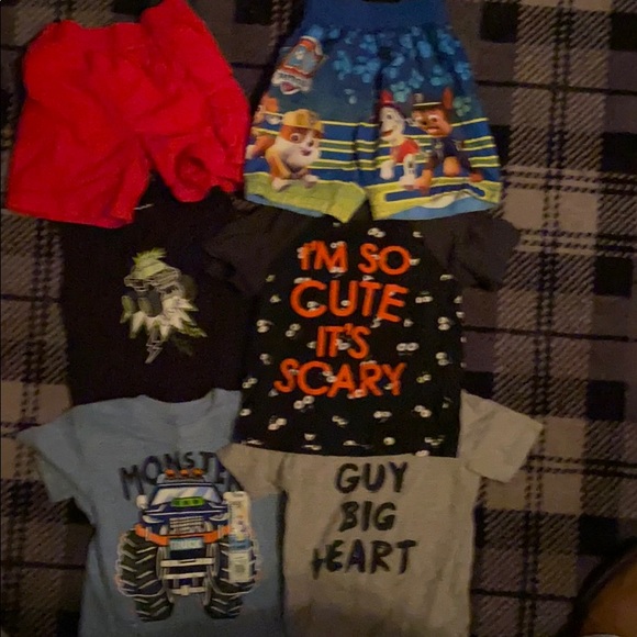 Kids clothes - Picture 1 of 1